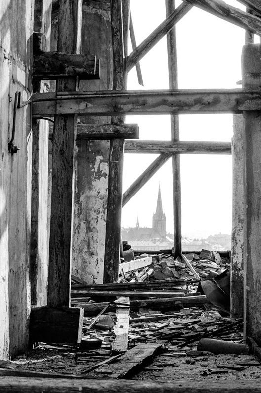 Jednorázové užití / Fotogalerie / Fotograf zachytil, jak komunisté zlikvidovali část pražského Žižkova