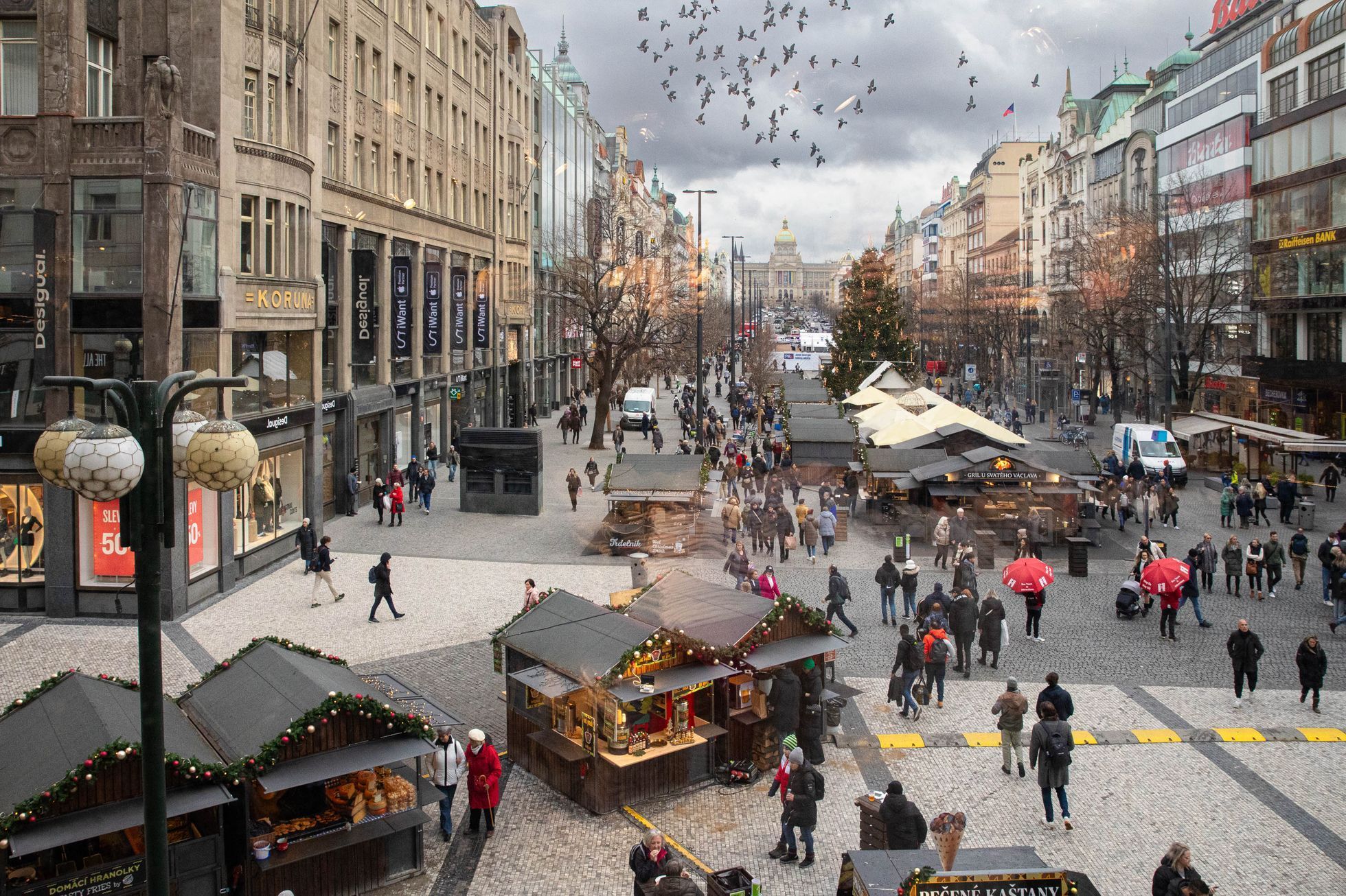 Vánoční trhy, Praha, Staroměstské náměstí a Václavské náměstí