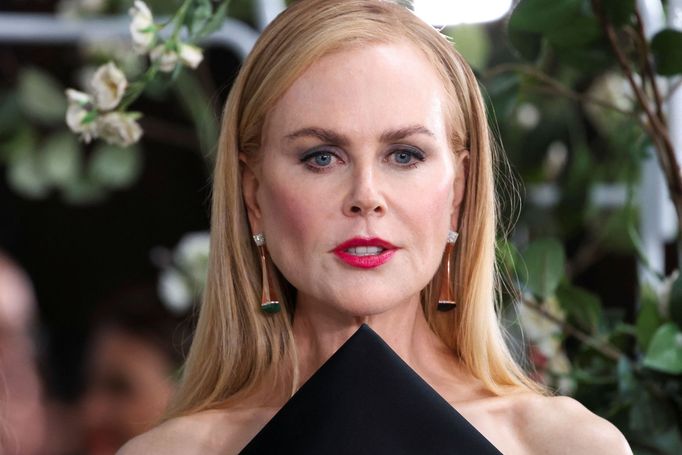 Nicole Kidman na londýnské premiéře seriálu Svatba roku.