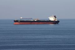 Íránské lodě se pokusily zajmout britský tanker. Po důrazném varování se stáhly