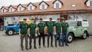 Se třemi vozy Land Rover Defender nastoupí posádky Vintage Racing Teamu, jehož hlavní osobností je dakarský veterán Dušan Randýsek (vlevo).