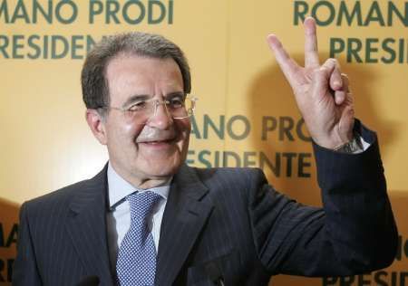 Vítězné gesto Romana Prodiho