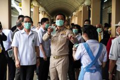 Proti koronaviru by mohl zabrat lék, který pomáhal vyvinout český vědec