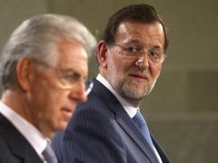 Rajoy s italským premiérem Montim.