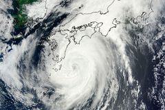Japonsko pustoší tajfun Halong. Utíká před ním milion lidí