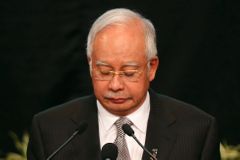 Malajsijský premiér se zbavil podezření z korupce, stamiliony mu poslali Saúdové