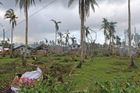 Počet obětí tajfunu na Filipínách roste, zemřelo nejméně 375 lidí