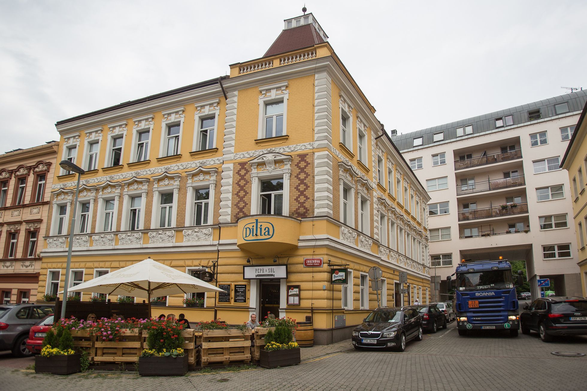 Spuštění projektu Poslední adresa - památeční štítky na domech obětí komunistického režimu, Praha