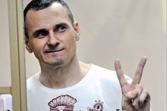 Vězněný filmař Sencov slaví narozeniny. Svět už šestým rokem volá po jeho osvobození