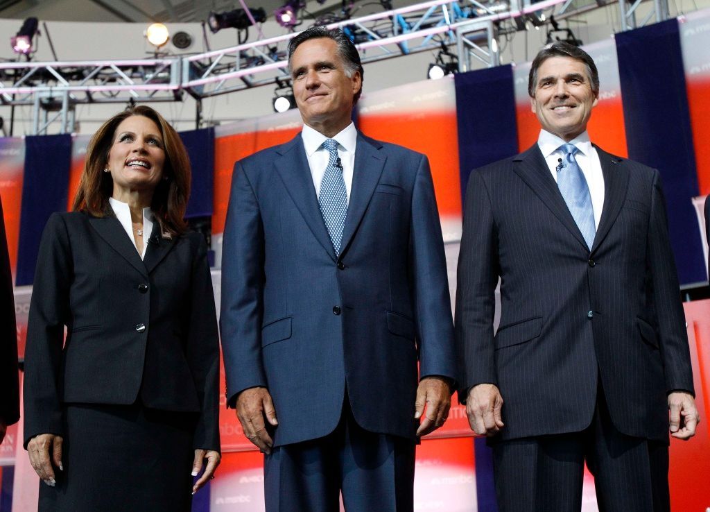 USA - Bachmannová, Romney, Perry před debatou v Simi Valley