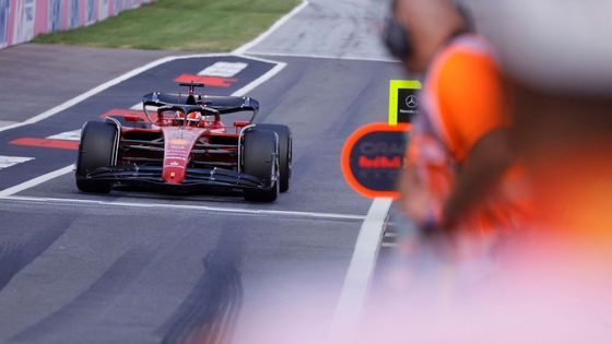 Charles Leclerc ve Ferrari při GP Rakouska F1 2022