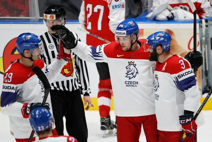 Radek Faksa slaví v zápase Česko - Rakousko na MS 2019