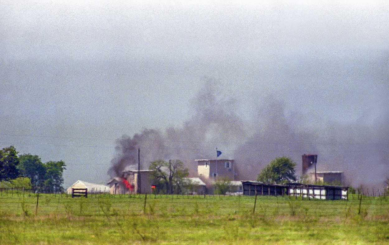 Davidiáni, Waco, Texas, David Koresh, obléhání, masakr, Zahraničí, sekta, USA