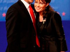 Sarah Palinová s manželem Toddem, který v případu údajně sehrál důležitou úlohu