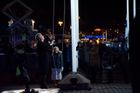 Během zahajovací ceremonie v podvečer výročí nezávislosti děti vyvěsily, před prezidentským palácem v Helsinkách, symbolických sto finských vlajek.