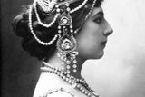 Mata Hari na snímku pořízeném pravděpodobně v roce 1906.
