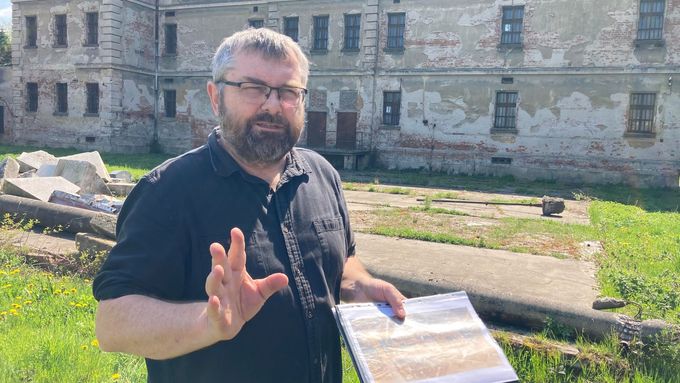 Zájemci o prohlídku bývalé věznice v Uherském Hradišti měli jednu z posledních možností před plánovanou rekonstrukcí. Provázel je Michal Stránský.