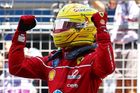 "Všechno bylo na svém místě." Hamilton přivezl Ferrari první vítězství, vládl sprintu