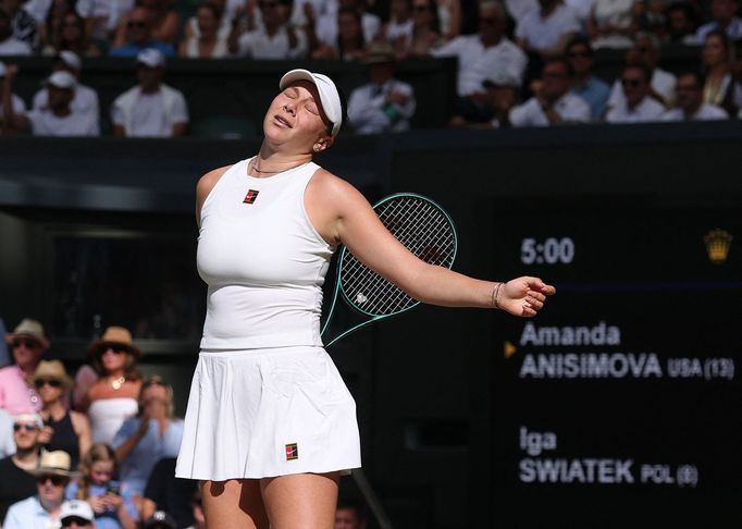 Zklamaná Amanda Anisimovová ve finále Wimbledonu 2025