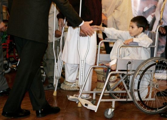 Bush se setkal s oběťmi zemětřesení