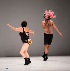 Festival zahájí choreografka Silvia Gribaudiová s inscenací Graces.