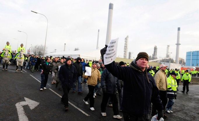 A tohle je snímek z prvního protestu proti zaměstnávání cizinců. Odehrál se 30. ledna v Lincolnshire.