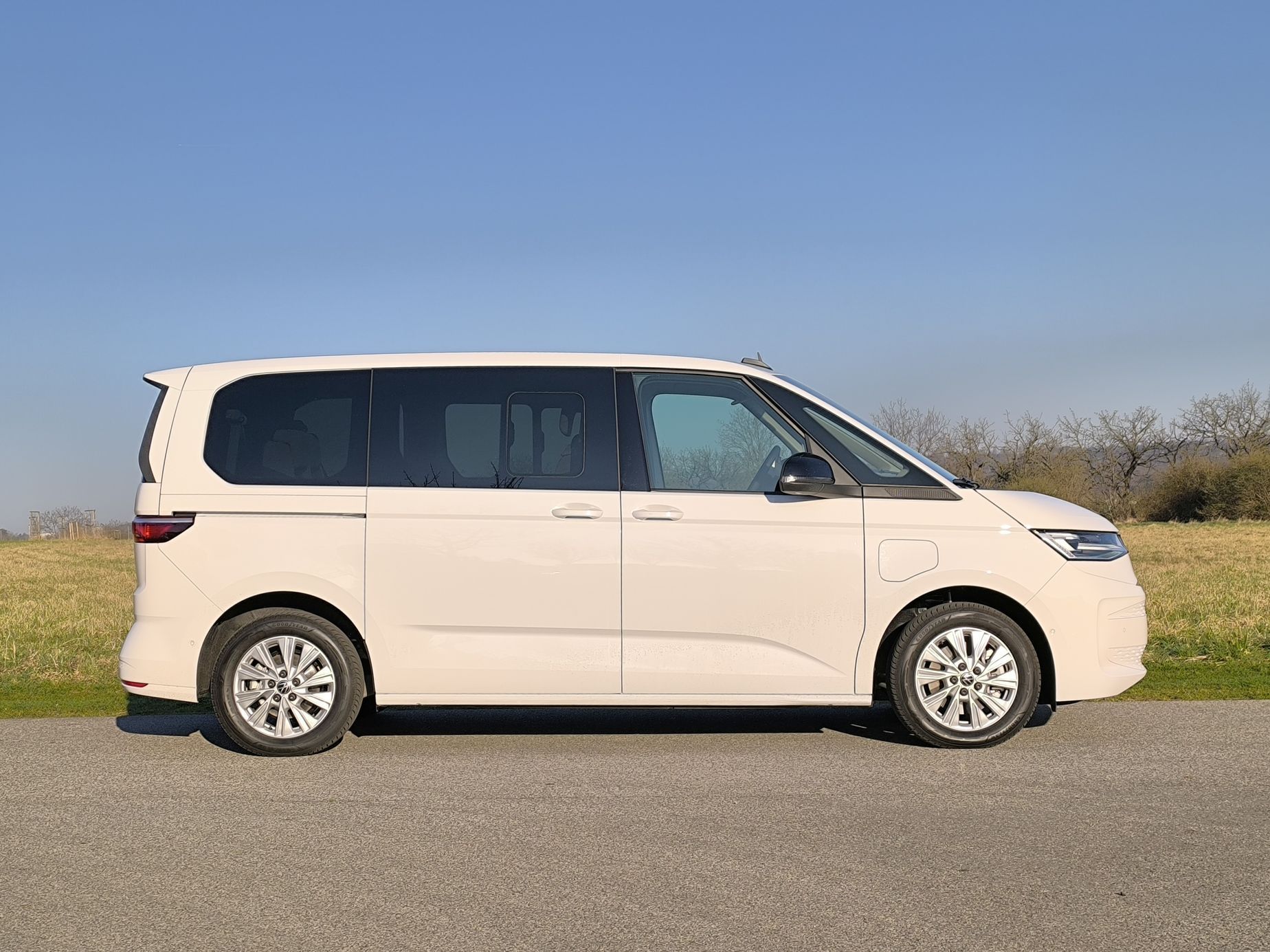 Volkswagen Multivan plug-in 2025