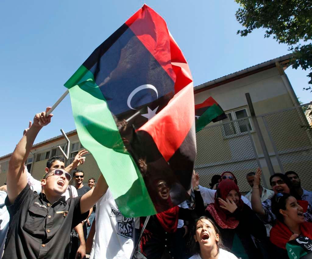 Protest proti Kaddáfímu před libyjským konzulátem v Istanbulu