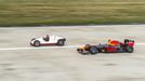 Red Bull RB7/14 versus Tatra 607-2