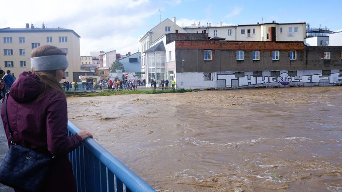 Takto probíhá dodatečná evakuace obyvatel v Opavě