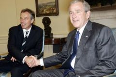 Carter odsoudil Bushe a Blaira kvůli válce v Iráku