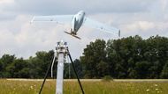 Ve svém systému mají drony předem nahranou celou misi, místo doletu, zóny, jimž  se musejí vyhnout, a pochopitelně také cíl, který mají zneškodnit. Ve válce na Ukrajině se pohybují už několik měsíců.