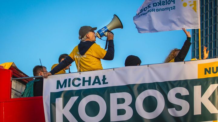 "Jako žena se bojím o svá práva." V předvolební Varšavě se děsí Kaczynského vítězství