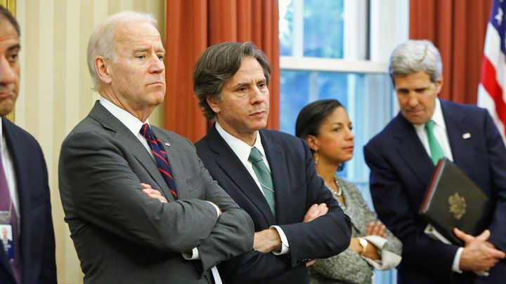 Biden vybírá vládu, bude v ní "Toníček" se zkušenostmi z Evropy. Trump ale dál bojuje