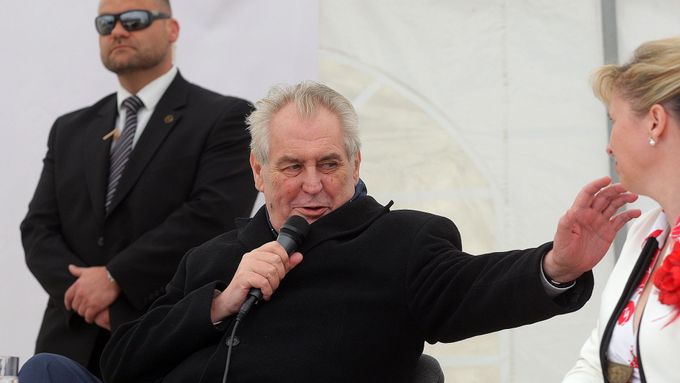 Prezident Miloš Zeman v Úholičkách, kde výrok o církevních restitucích pronesl.