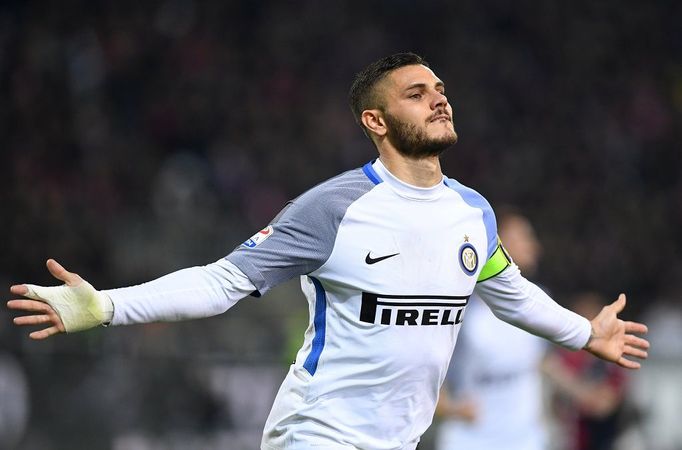 Mauro Icardi slaví branku Interu Milán v italské Serii A