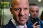 "Byli zvyklí, že jim politici lížou pr*el." U soudu zní odposlechy z kauzy Dozimetr
