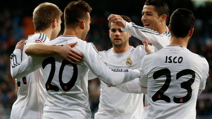 Fotbalisté Realu Madrid slaví.