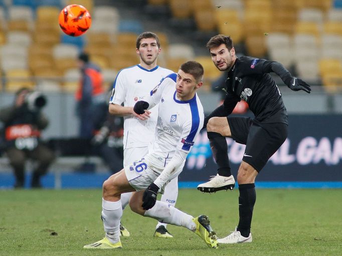 fotbal, Evropská liga 2018/2019, Dynamo Kyjev - Jablonec, Vitalyj Mykolenko a Michal Trávník