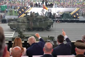 Trump si splnil sen, uspořádal vojenskou přehlídku. V USA se konala po 34 letech