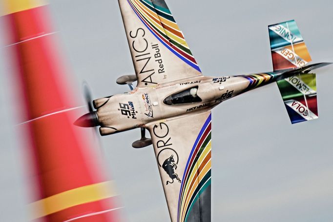 Matt Hall v závodě Red Bull Air Race v Kazani 2019