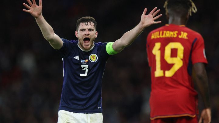 Španělé zažili v Glasgow šok. Skotové vyhráli v kvalifikaci senzačně 2:0; Zdroj foto: Reuters