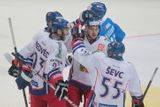 Čeští hokejisté díky gólu Petra Nedvěda mohou slavit teprve druhou výhru v sedmém zápase tohoto ročníku Euro Hockey Tour.