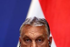 Orbánův Fidesz hledá v Bruselu nové spojence. Tusk varuje před proputinovským blokem