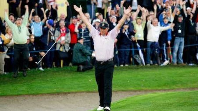 Týmu Evropy pomohl k triumfu v Ryder Cupu také Darren Clarke.