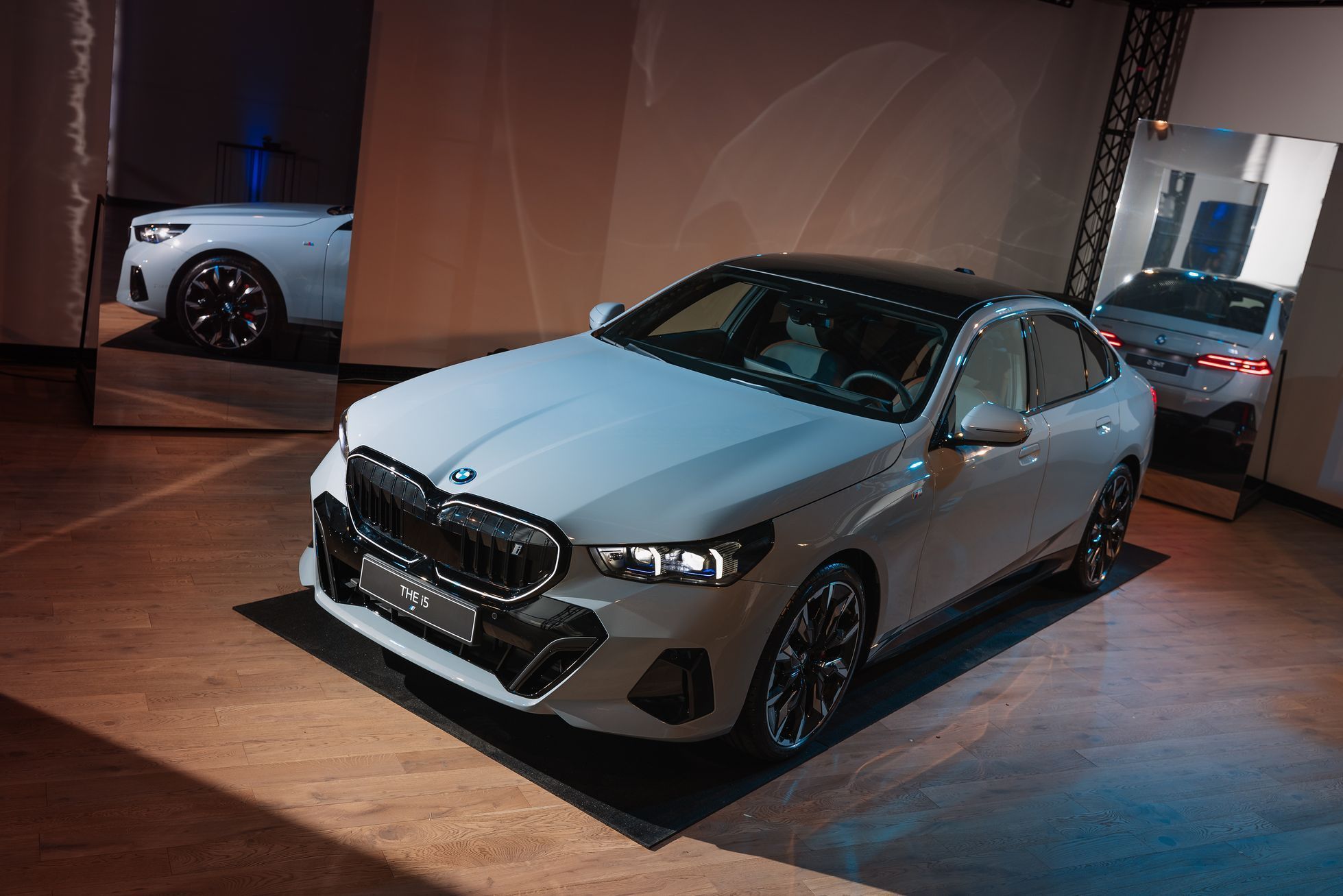 BMW i5 premiéra v pražské Kunsthalle