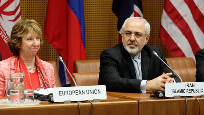 Catherine Ashtonová a íránský ministr zahraničí Mohammad Džavád Zaríf ve Vídni, 9. dubna 2014.