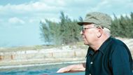 1973: Už jako generální tajemník ÚV KSČ při projížďce lodí v Mexickém zálivu během návštěvy Kuby.