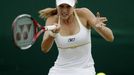 Nicole Vaidišová v zápase třetího kola Wimbledonu proti Bělorusce Azarenkové.