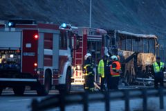 Severomakedonský autobus vzplál na dálnici v Bulharsku, zemřelo nejméně 45 lidí